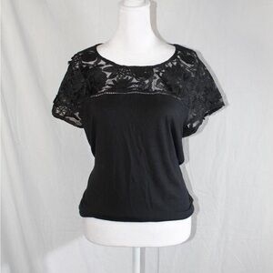 Rose & Olive Black Lace Yoke Short Sleeve Top